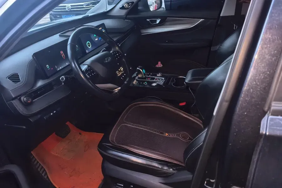 2022 Chery Tiggo 8 Plus 1.6T 197HP L4 7DCT,autocango,china used car exporter,china ev exporter,chinese used car exporter,chinese used ev exporter