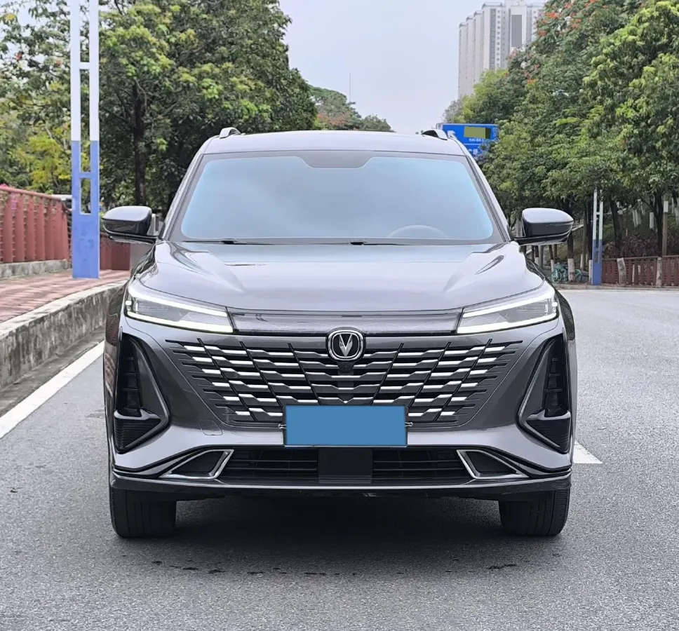 2023 ChangAn CS75 Plus 1.5T 188HP L4 8AT,autocango,china used car exporter,china ev exporter,chinese used car exporter,chinese used ev exporter
