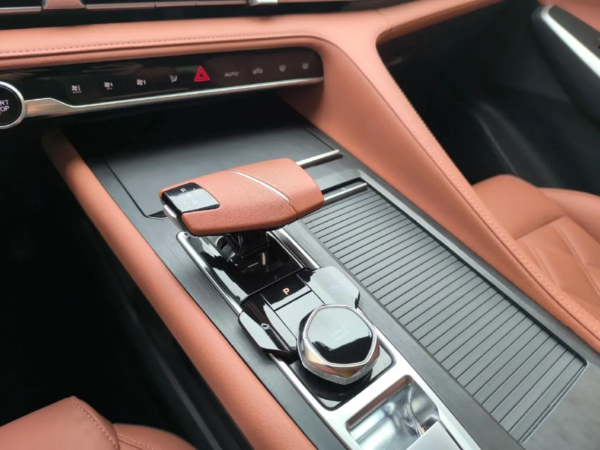 2023 ChangAn CS75 Plus 1.5T 188HP L4 8AT,autocango,china used car exporter,china ev exporter,chinese used car exporter,chinese used ev exporter