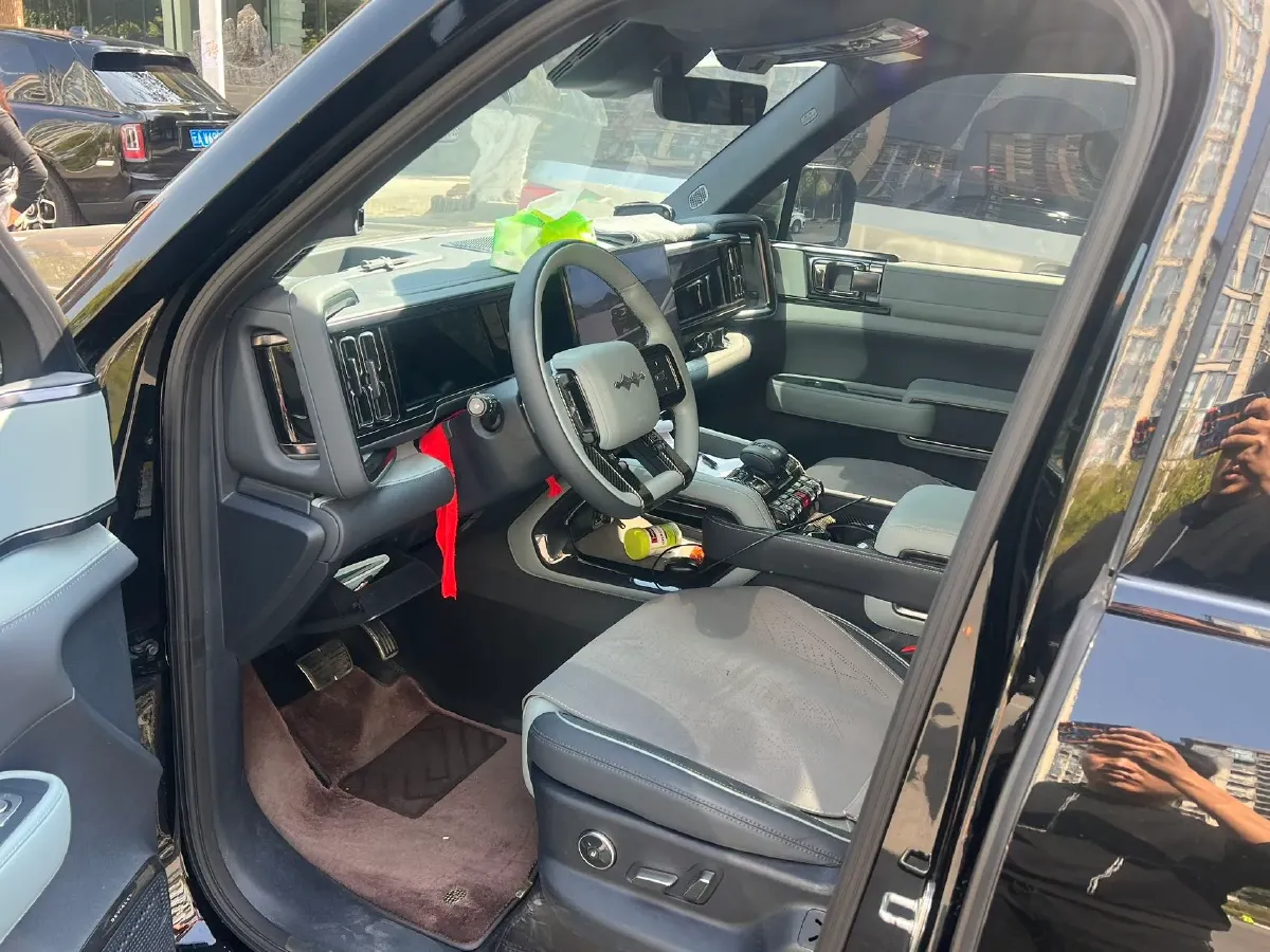 2025 FangChengBao Bao 5 1.5T 194HP L4 E-CVT PHEV 31.8KWH,autocango,china used car exporter,china ev exporter,chinese used car exporter,chinese used ev exporter