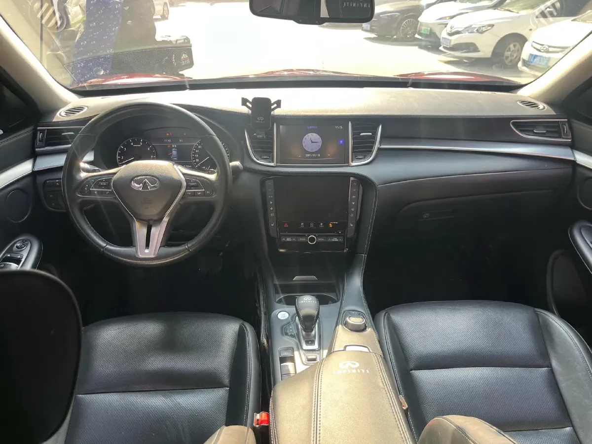 2018 Infiniti QX30 2.0T 211HP L4 7DCT,autocango,china used car exporter,china ev exporter,chinese used car exporter,chinese used ev exporter