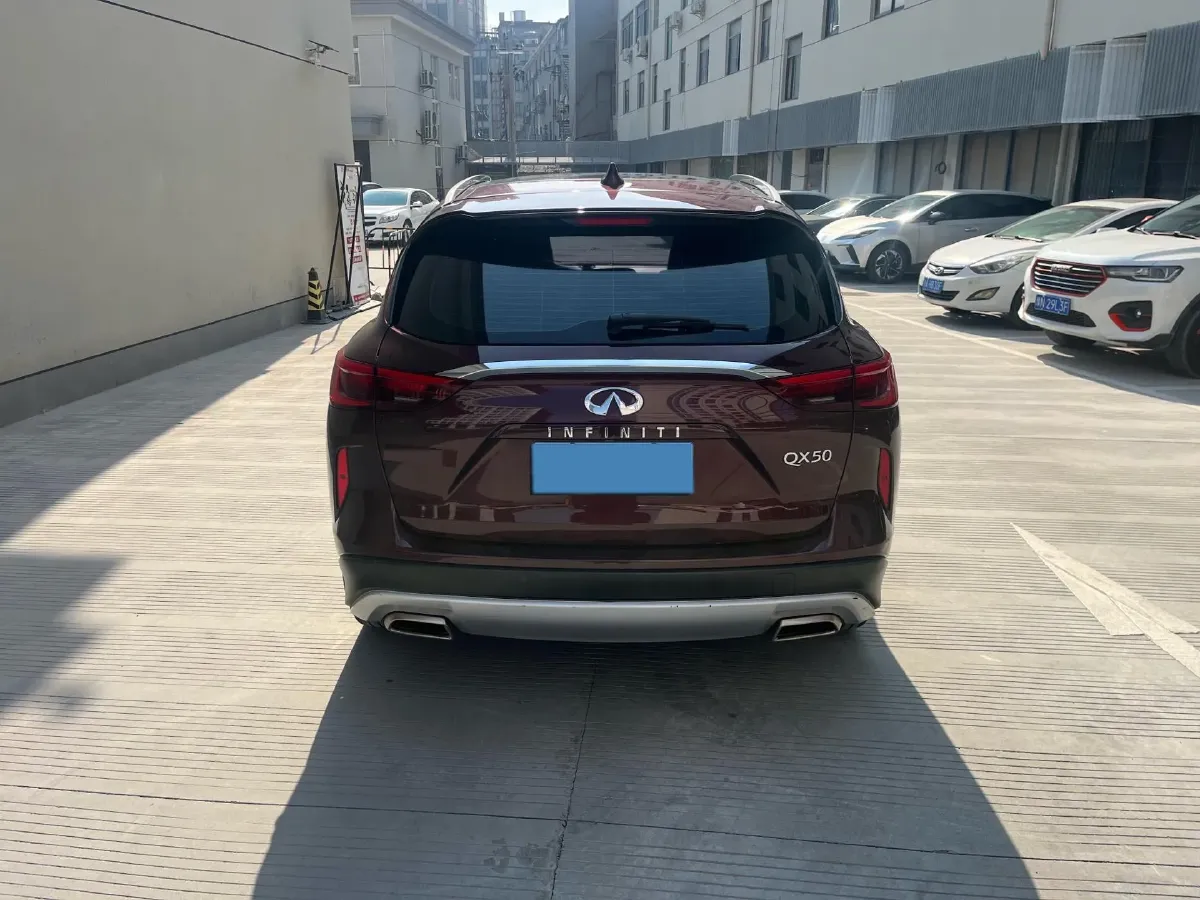 2018 Infiniti QX30 2.0T 211HP L4 7DCT,autocango,china used car exporter,china ev exporter,chinese used car exporter,chinese used ev exporter