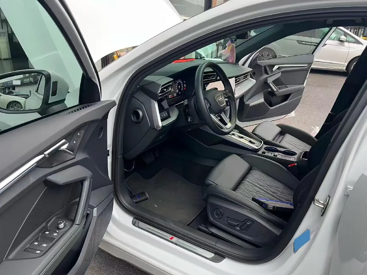 2025 Audi A3 1.5T 160HP L4 7DCT,autocango,china used car exporter,china ev exporter,chinese used car exporter,chinese used ev exporter