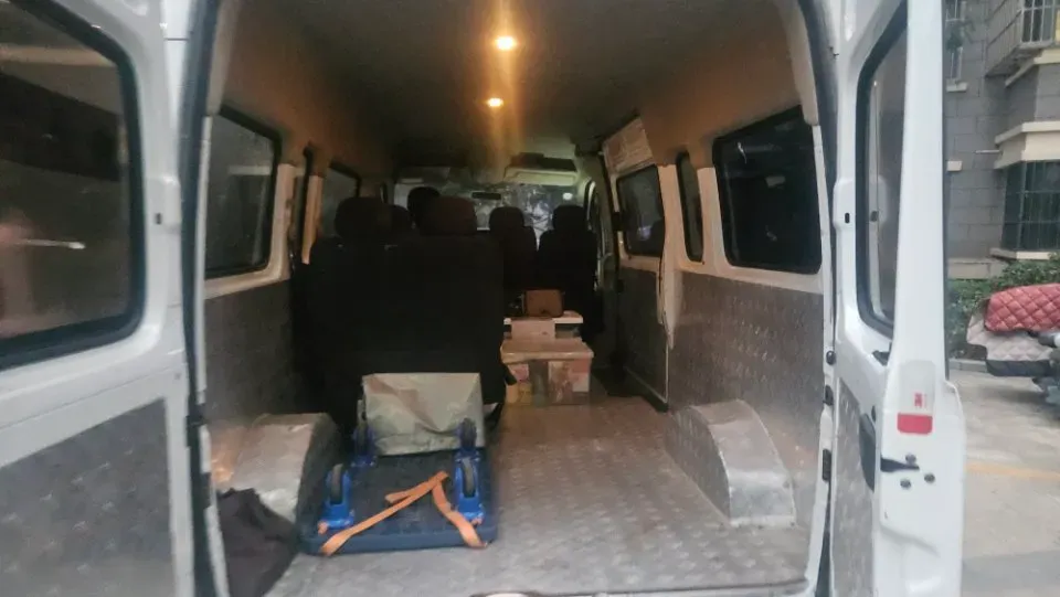 2018 MAXUS XinTu V80 2.5T 136HP L4 6MT,autocango,china used car exporter,china ev exporter,chinese used car exporter,chinese used ev exporter