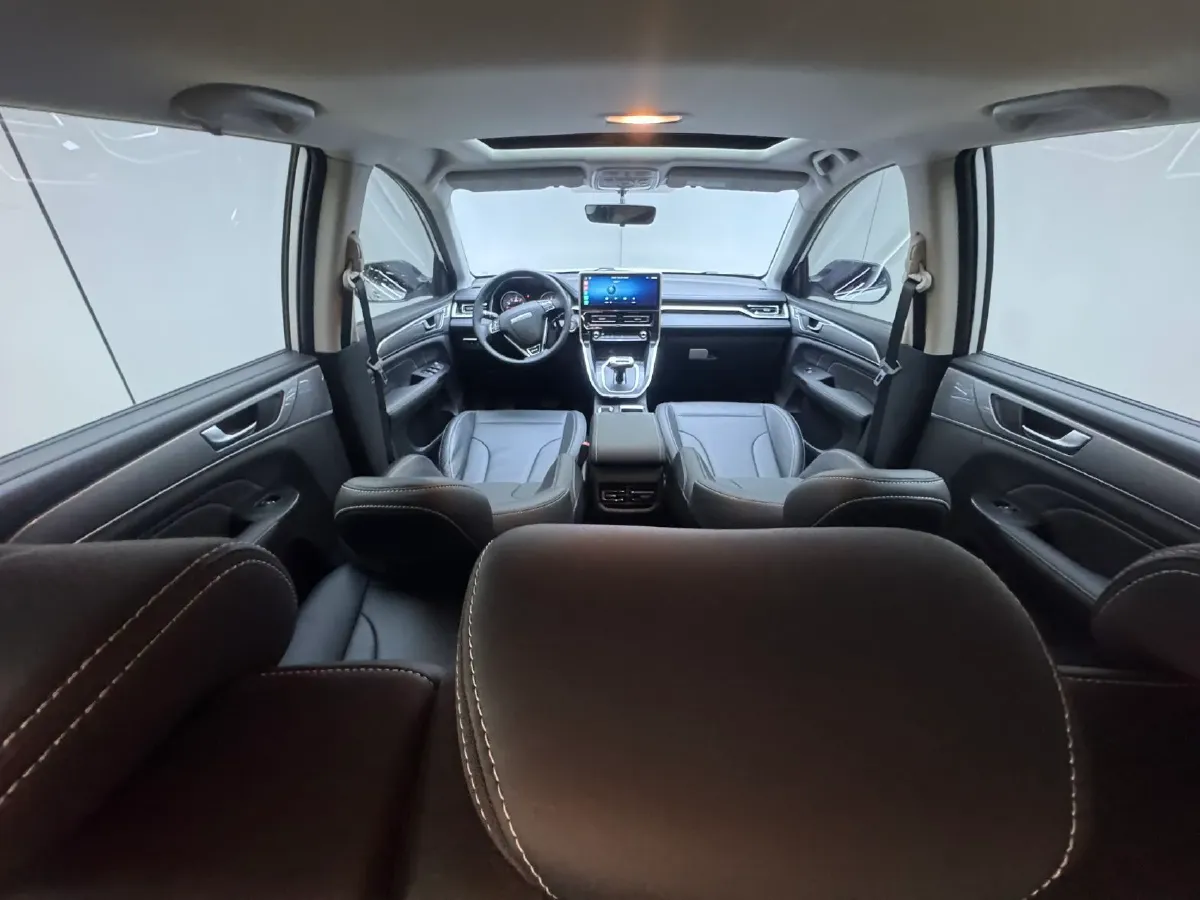 2021 Haval M6 1.5T 150HP L4 7DCT,autocango,china used car exporter,china ev exporter,chinese used car exporter,chinese used ev exporter