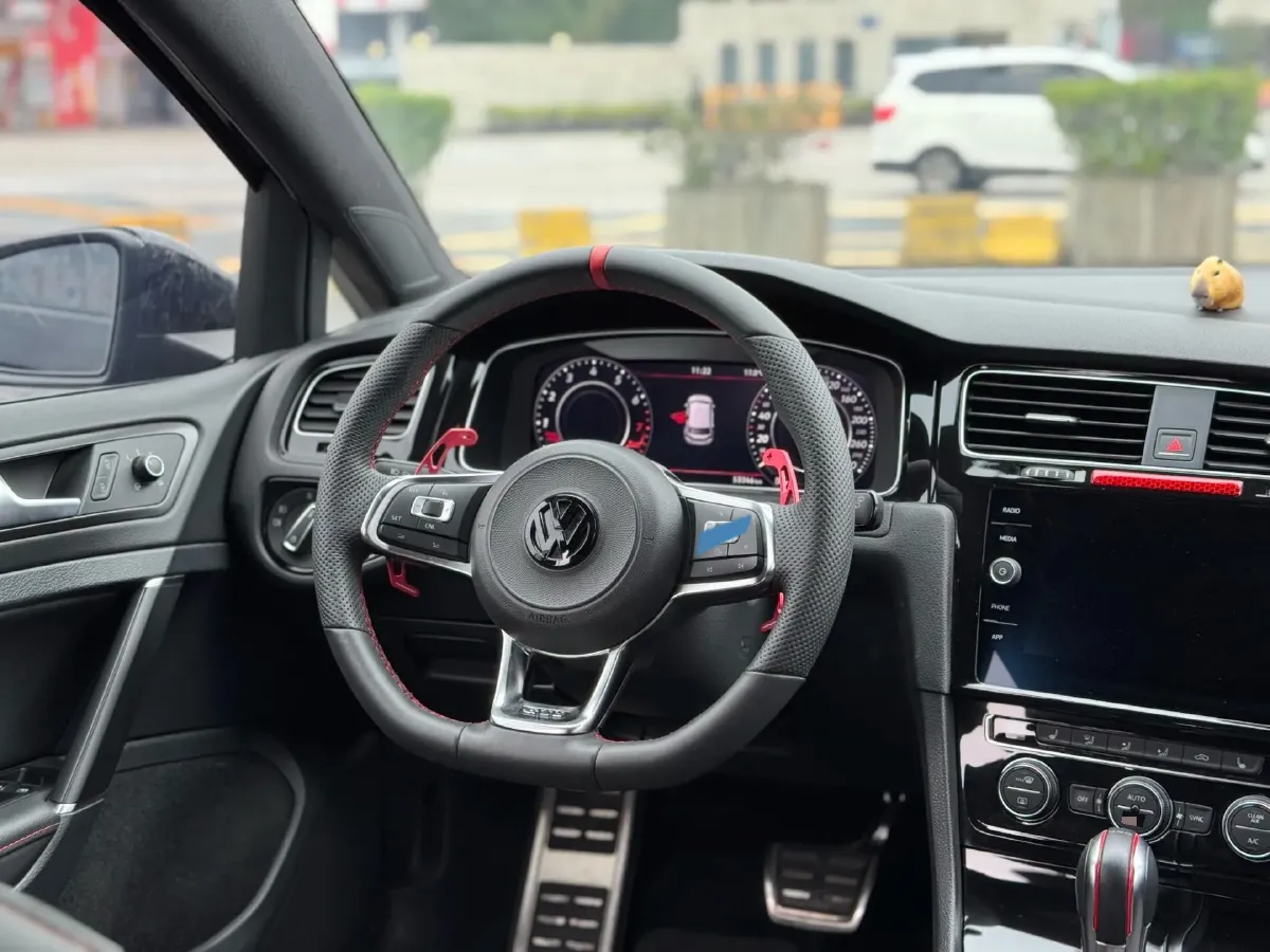 2018 Volkswagen GolfGTI 2.0T 220HP L4 7DCT,autocango,china used car exporter,china ev exporter,chinese used car exporter,chinese used ev exporter