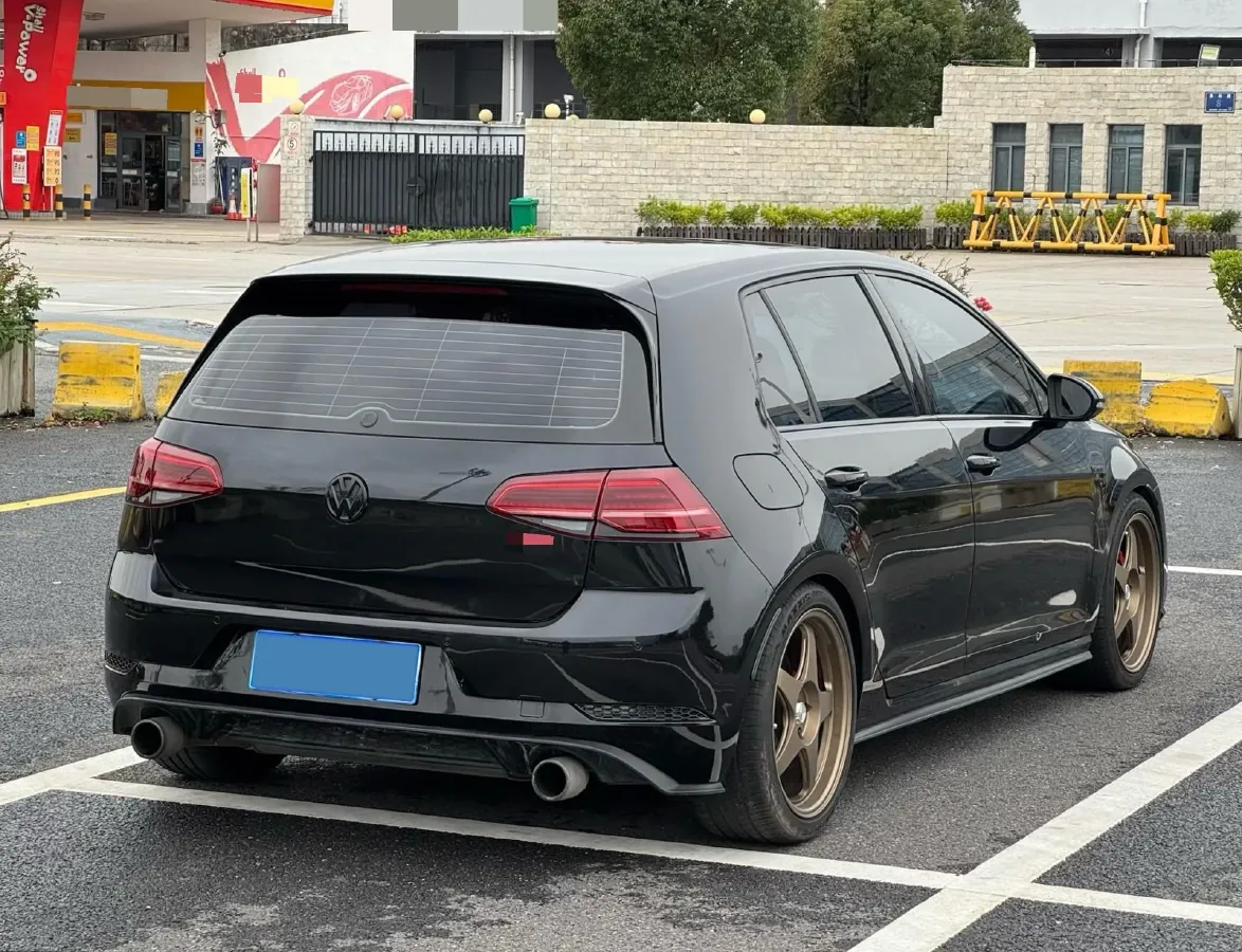 2018 Volkswagen GolfGTI 2.0T 220HP L4 7DCT,autocango,china used car exporter,china ev exporter,chinese used car exporter,chinese used ev exporter