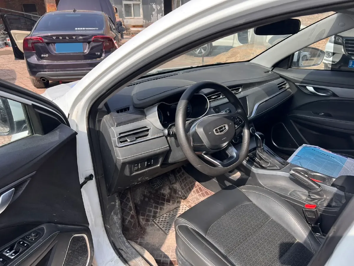 2021 BaoJun 530 1.5T 147HP L4 CVT,autocango,china used car exporter,china ev exporter,chinese used car exporter,chinese used ev exporter