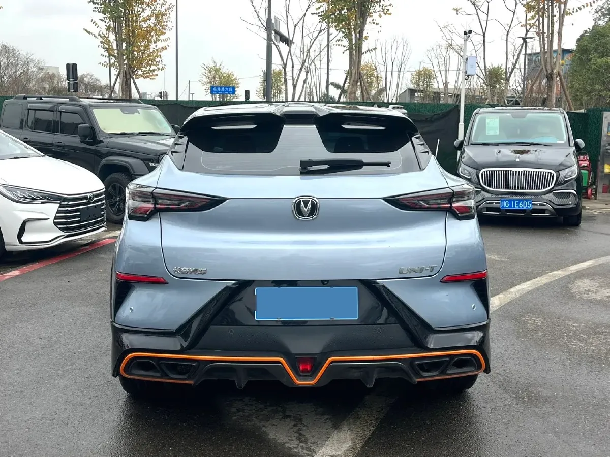 2022 ChangAn UNI-T 1.5T 188HP L4 7DCT,autocango,china used car exporter,china ev exporter,chinese used car exporter,chinese used ev exporter