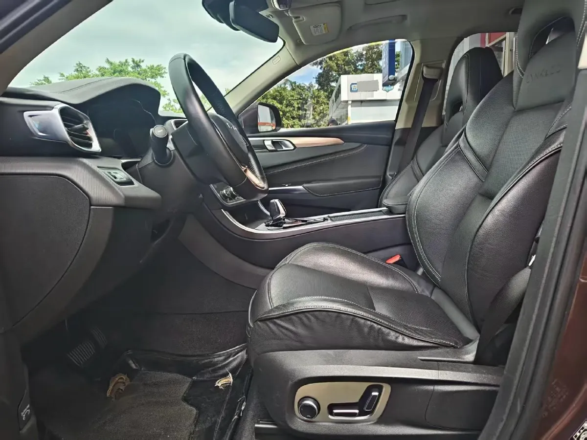 2017 Zotye SR9 2.0T 190HP L4 6DCT,autocango,china used car exporter,china ev exporter,chinese used car exporter,chinese used ev exporter