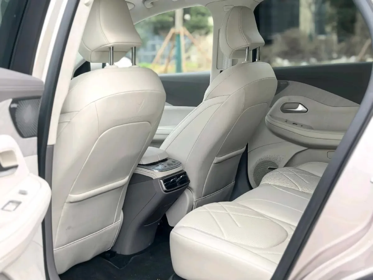 2025 ARCFOX αS6 BEV,autocango,china used car exporter,china ev exporter,chinese used car exporter,chinese used ev exporter