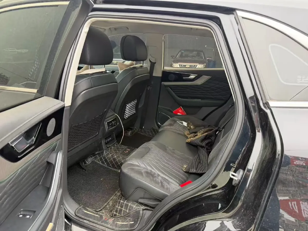 2022 HongQi HS5 2.0T 224HP L4 6AT,autocango,china used car exporter,china ev exporter,chinese used car exporter,chinese used ev exporter