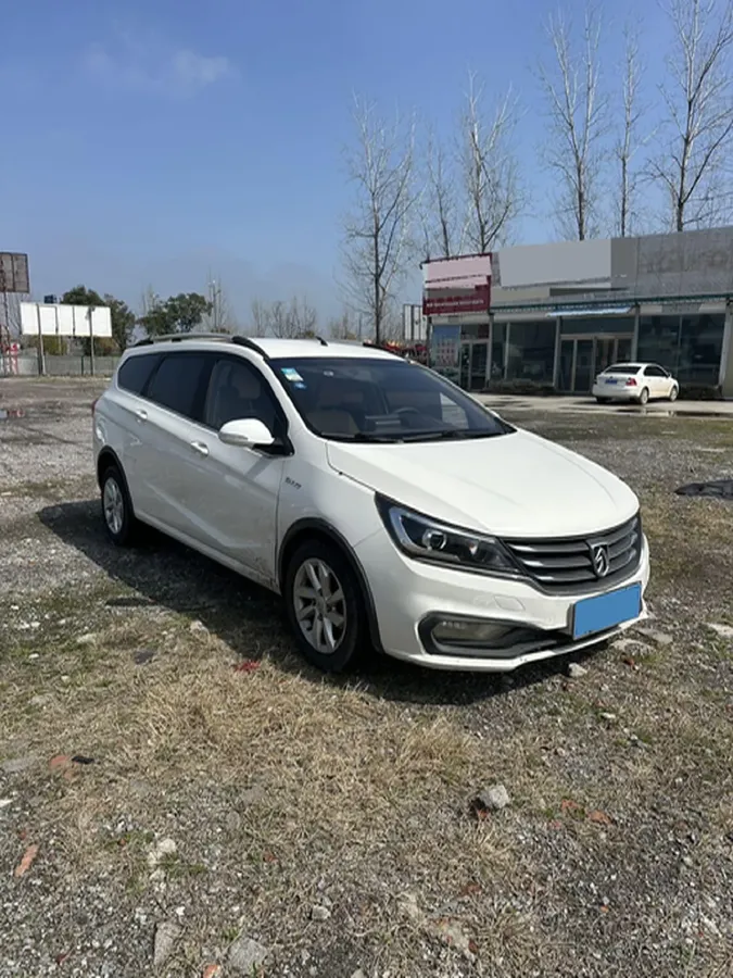 2017 BaoJun 310W 1.5L 112HP L4 6MT,autocango,china used car exporter,china ev exporter,chinese used car exporter,chinese used ev exporter