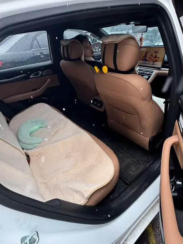 2025 Geely Galaxy A7 1.5L 112HP L4 1DHT PHEV,autocango,china used car exporter,china ev exporter,chinese used car exporter,chinese used ev exporter