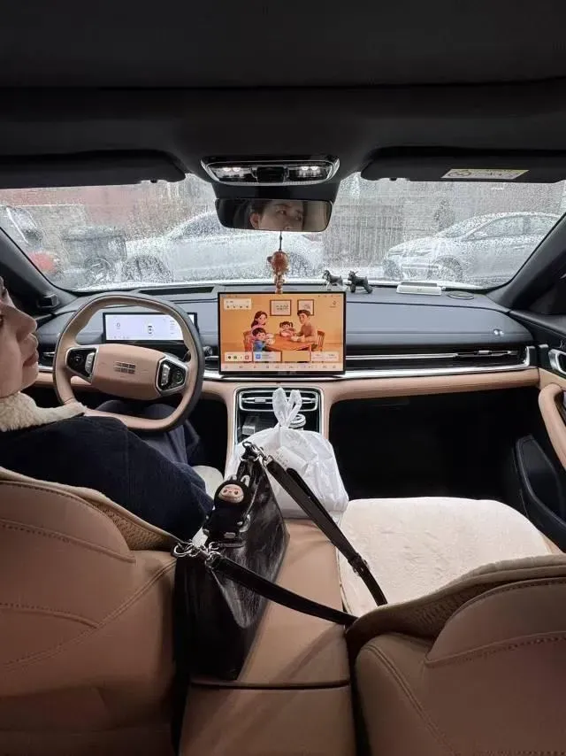 2025 Geely Galaxy A7 1.5L 112HP L4 1DHT PHEV,autocango,china used car exporter,china ev exporter,chinese used car exporter,chinese used ev exporter