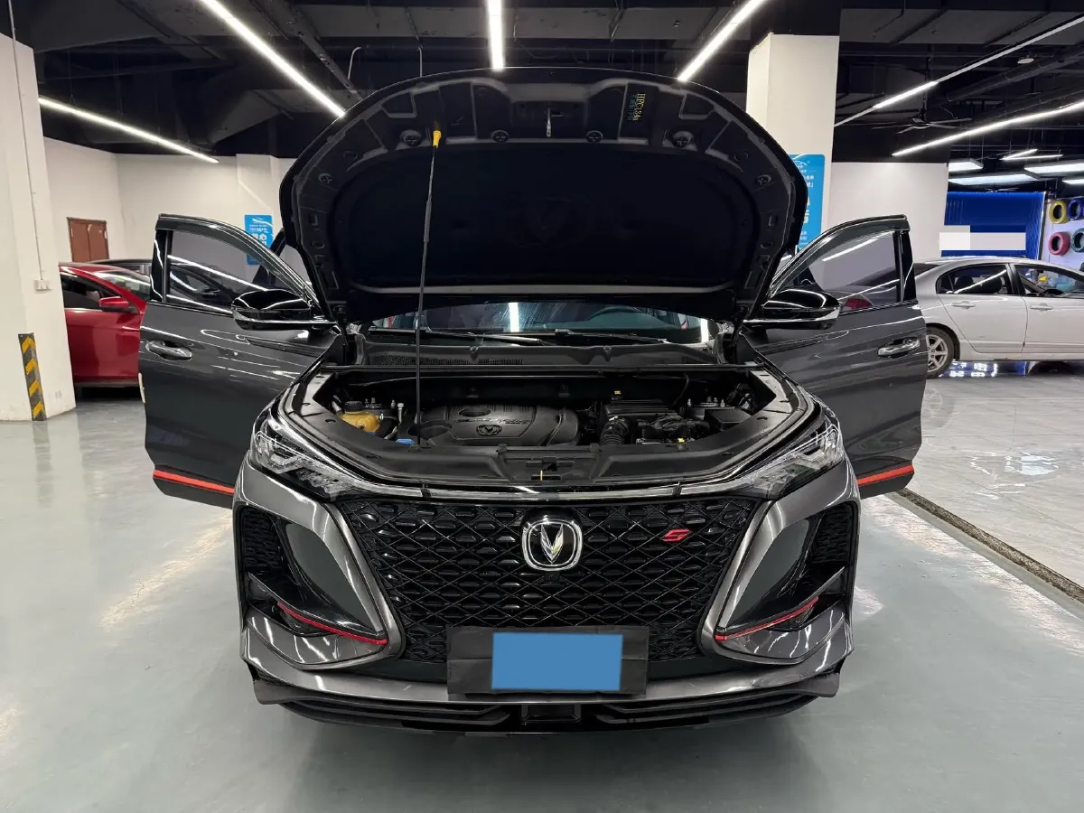 2021 ChangAn CS75 Plus 1.5T 178HP L4 6AT,autocango,china used car exporter,china ev exporter,chinese used car exporter,chinese used ev exporter