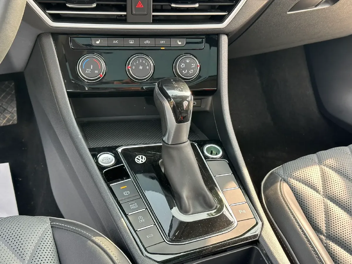 2023 Volkswagen Sagitar 1.4T 150HP L4 7DCT,autocango,china used car exporter,china ev exporter,chinese used car exporter,chinese used ev exporter