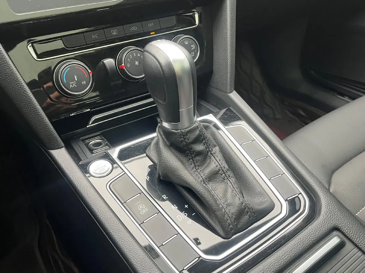 2020 Volkswagen Magotan 1.4T 150HP L4 7DCT,autocango,china used car exporter,china ev exporter,chinese used car exporter,chinese used ev exporter