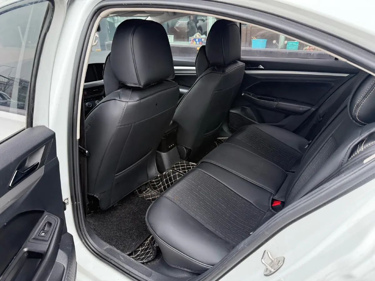 2019 Bestune T77 1.2T 143HP L4 7DCT,autocango,china used car exporter,china ev exporter,chinese used car exporter,chinese used ev exporter