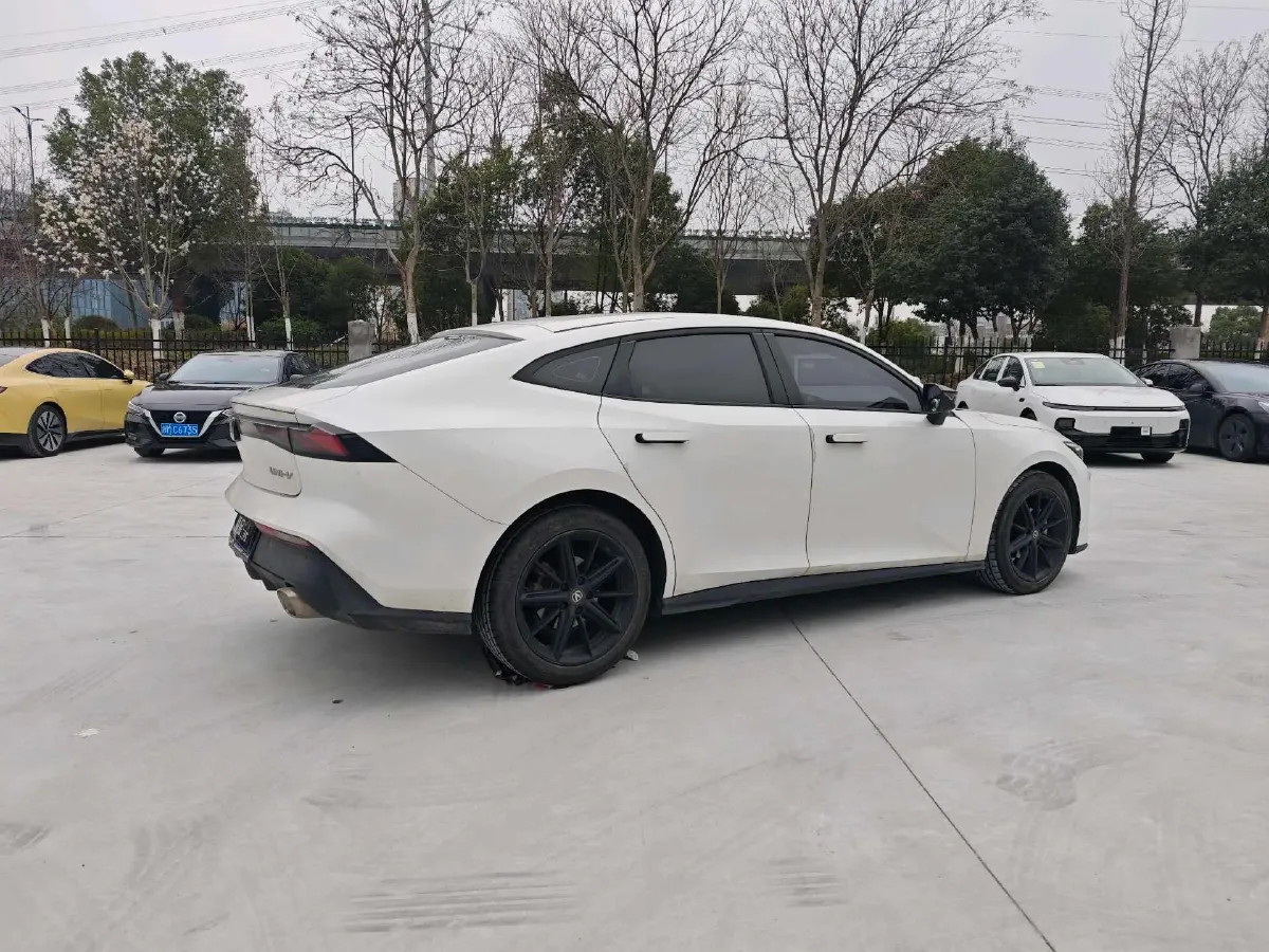 2023 ChangAn UNI-V 1.5T 188HP L4 7DCT,autocango,china used car exporter,china ev exporter,chinese used car exporter,chinese used ev exporter