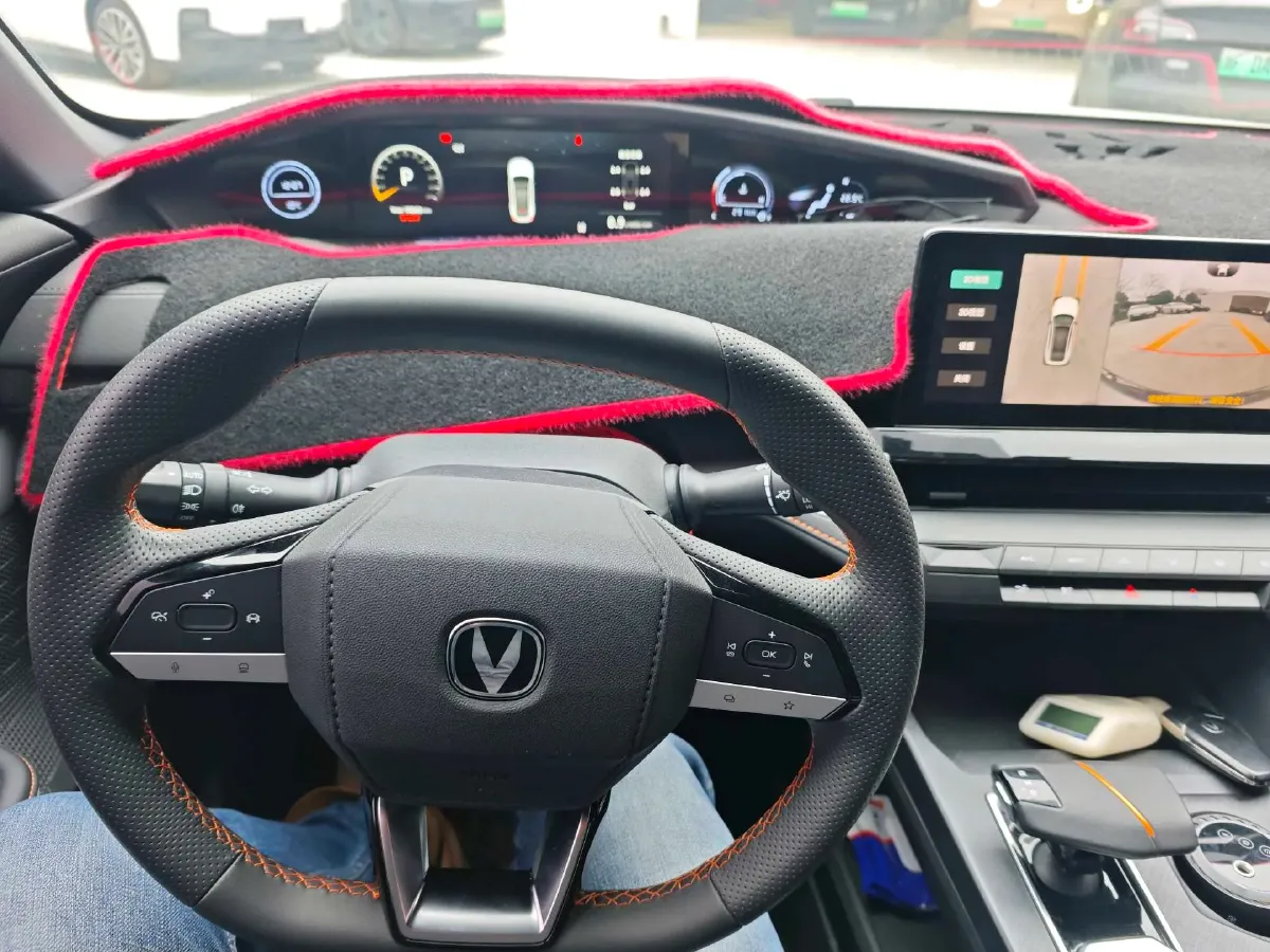 2023 ChangAn UNI-V 1.5T 188HP L4 7DCT,autocango,china used car exporter,china ev exporter,chinese used car exporter,chinese used ev exporter