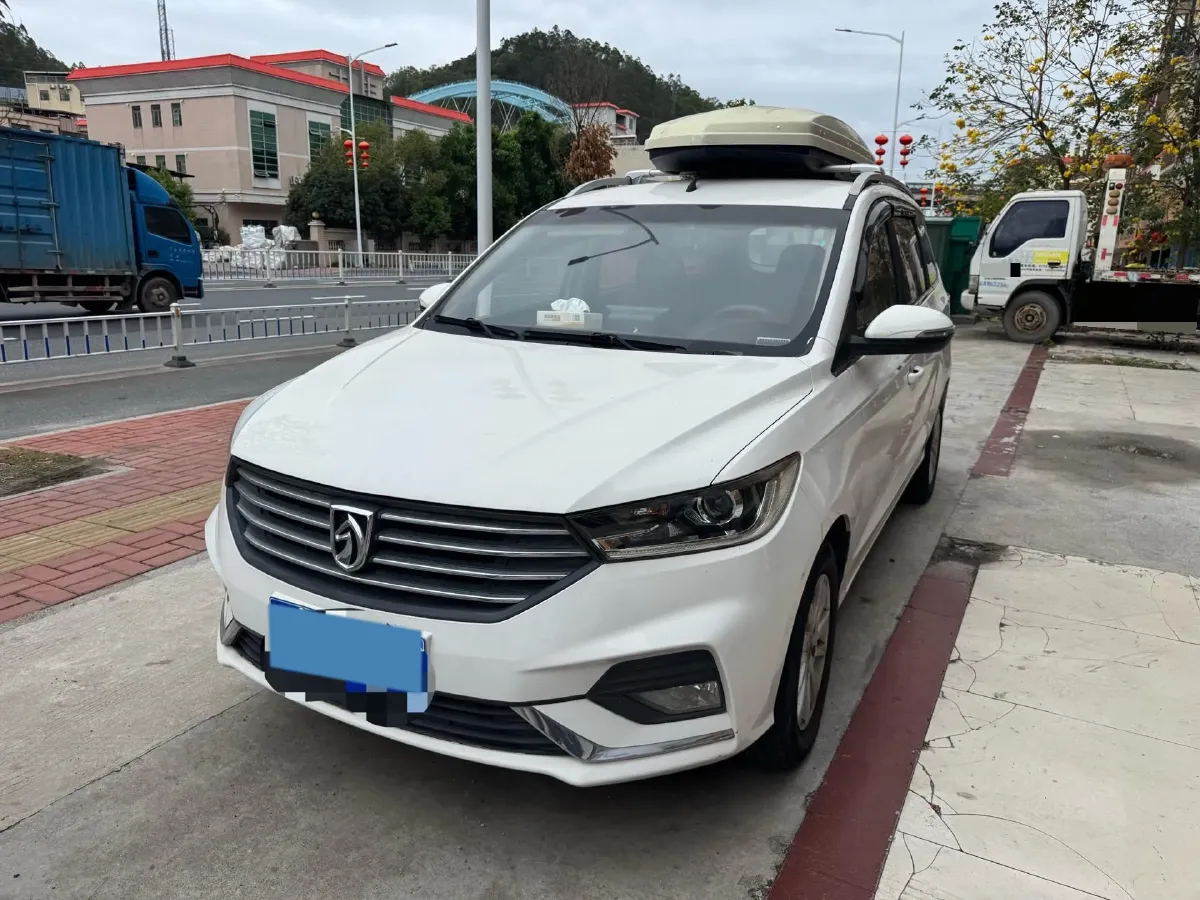 2018 BaoJun 360 1.5L 112HP L4 6MT,autocango,china used car exporter,china ev exporter,chinese used car exporter,chinese used ev exporter