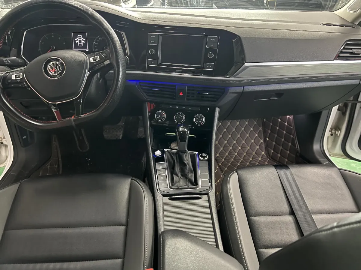 2019 Jeep Renegade 1.3T 173HP L4 7DCT,autocango,china used car exporter,china ev exporter,chinese used car exporter,chinese used ev exporter