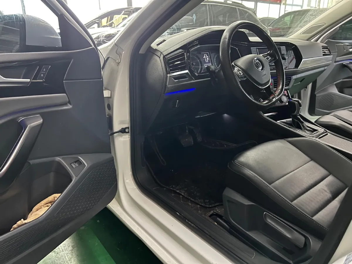 2019 Jeep Renegade 1.3T 173HP L4 7DCT,autocango,china used car exporter,china ev exporter,chinese used car exporter,chinese used ev exporter