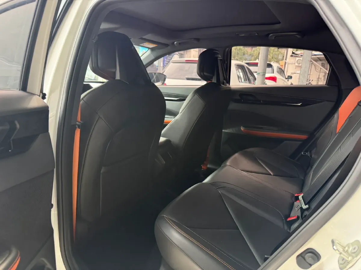 2023 ChangAn UNI-V 1.5T 188HP L4 7DCT,autocango,china used car exporter,china ev exporter,chinese used car exporter,chinese used ev exporter