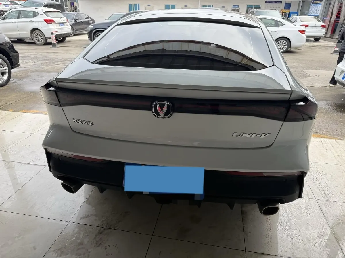 2023 ChangAn UNI-V 1.5T 188HP L4 7DCT,autocango,china used car exporter,china ev exporter,chinese used car exporter,chinese used ev exporter