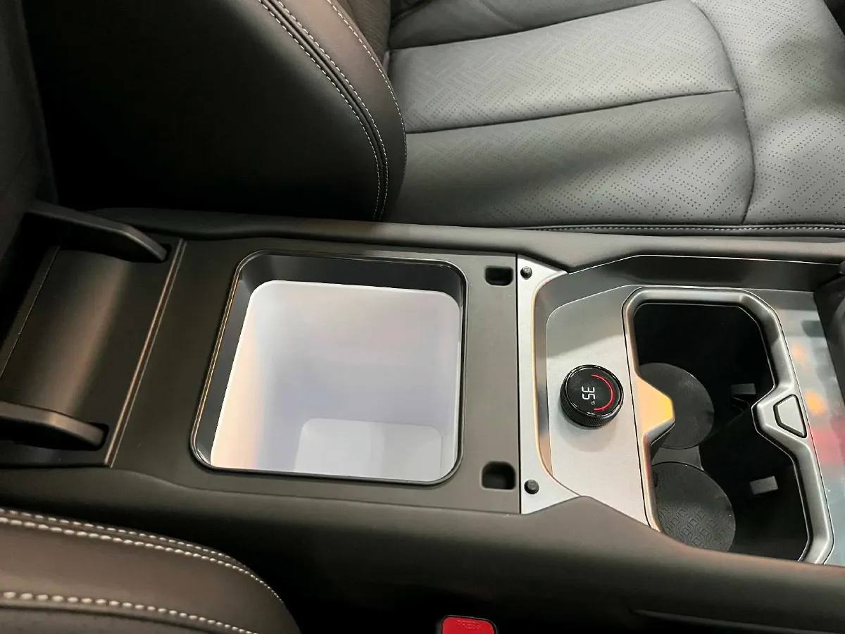 2025 FangChengBao Tai 3 BEV,autocango,china used car exporter,china ev exporter,chinese used car exporter,chinese used ev exporter