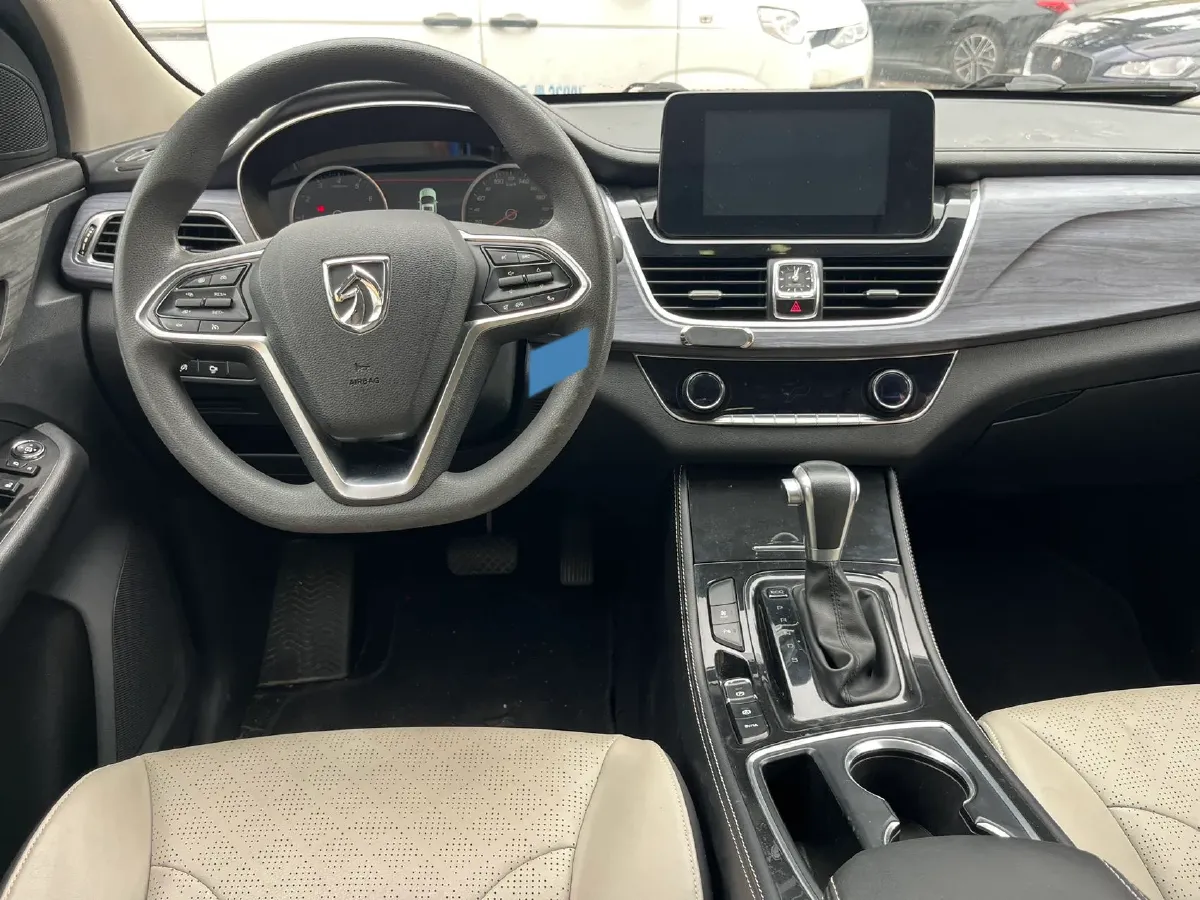 2019 BaoJun 730 1.5T 147HP L4 CVT,autocango,china used car exporter,china ev exporter,chinese used car exporter,chinese used ev exporter