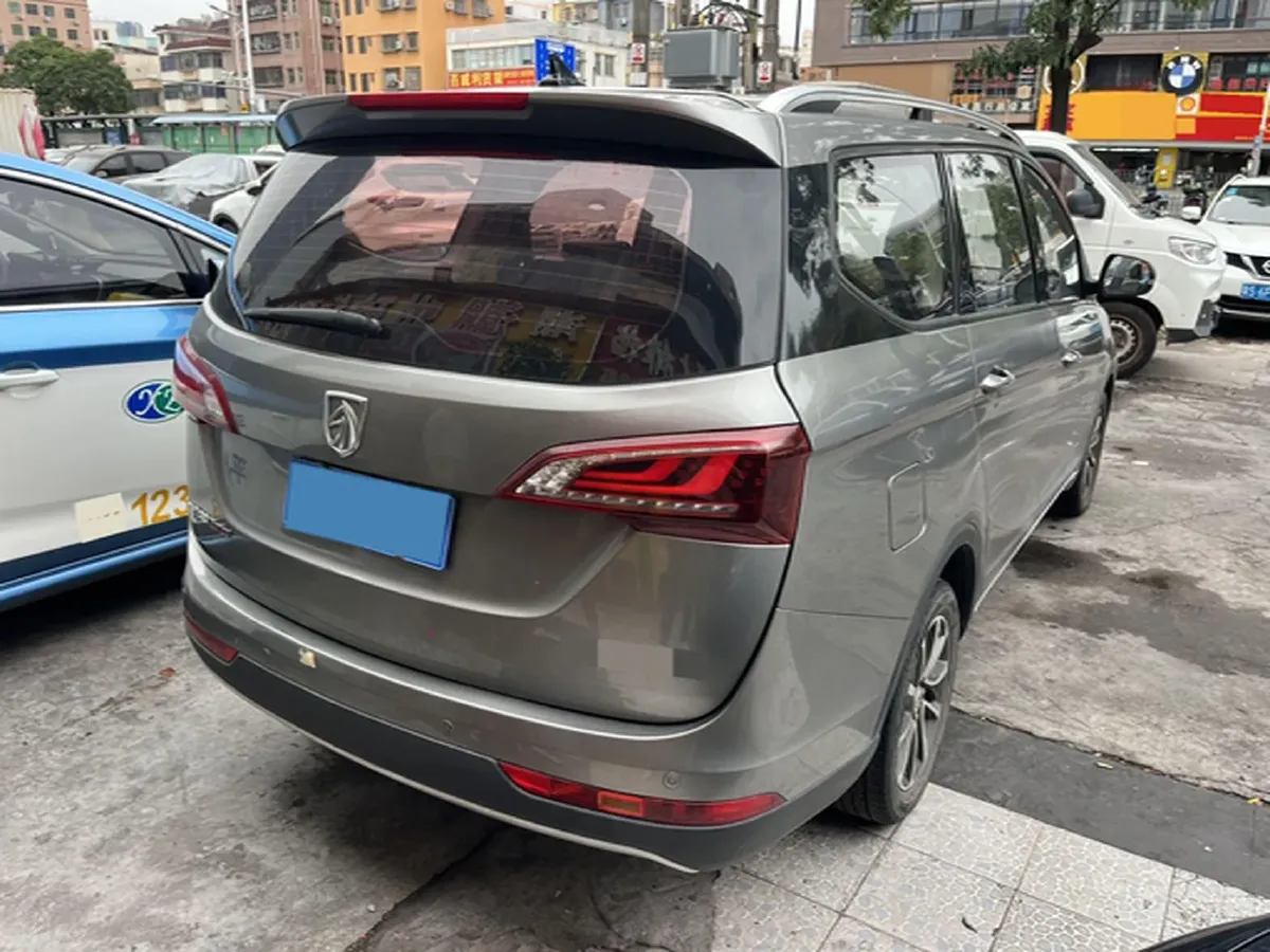2019 BaoJun 730 1.5T 147HP L4 CVT,autocango,china used car exporter,china ev exporter,chinese used car exporter,chinese used ev exporter