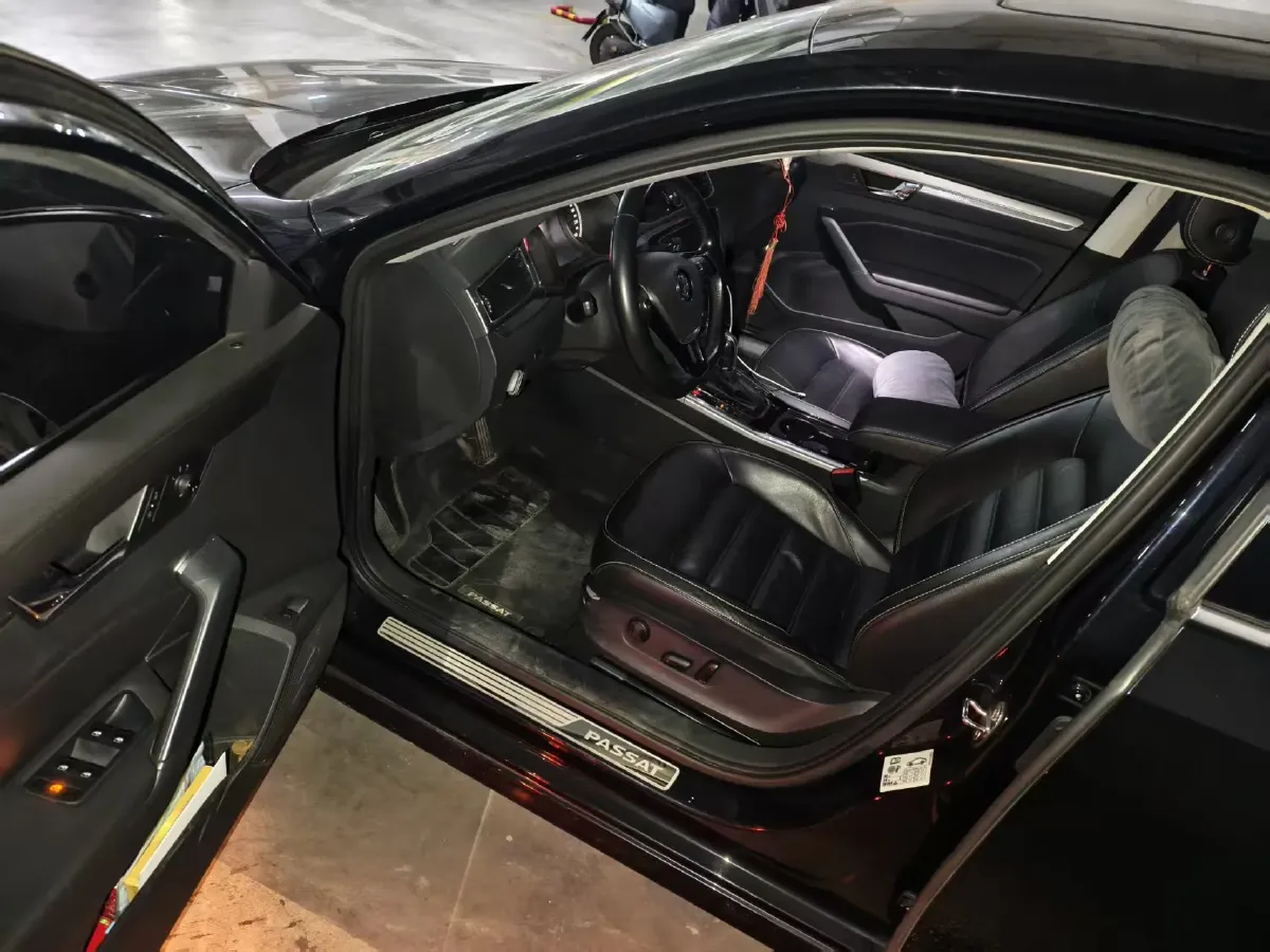 2017 Volkswagen Passat 1.8T 180HP L4 7DCT,autocango,china used car exporter,china ev exporter,chinese used car exporter,chinese used ev exporter