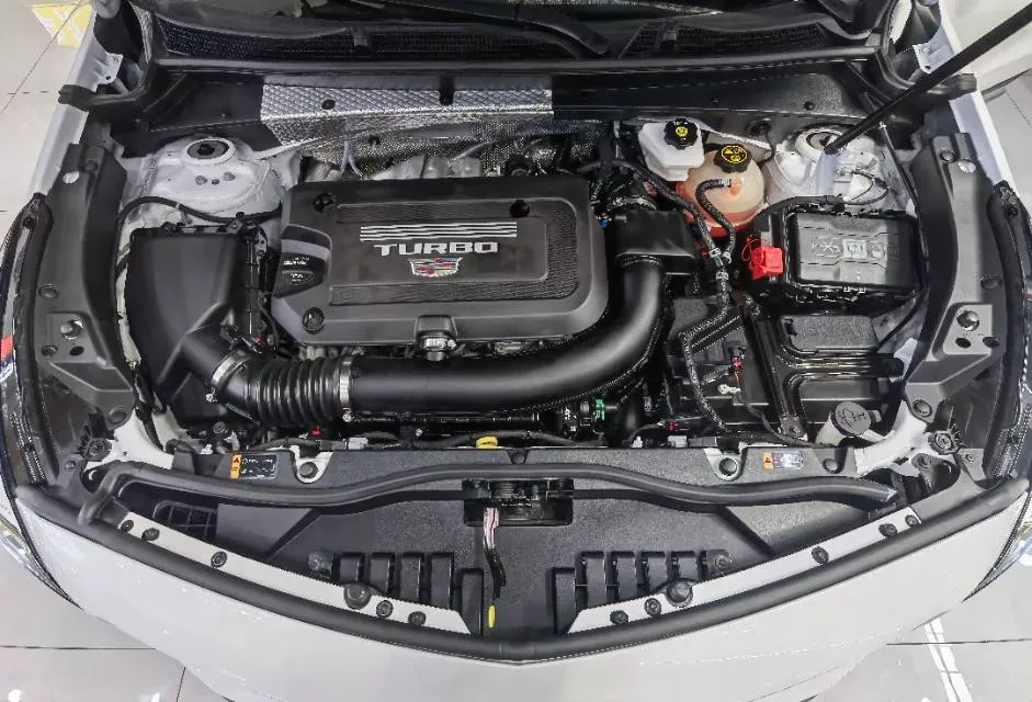 2022 Cadillac XT4 2.0T 237HP L4 9AT,autocango,china used car exporter,china ev exporter,chinese used car exporter,chinese used ev exporter