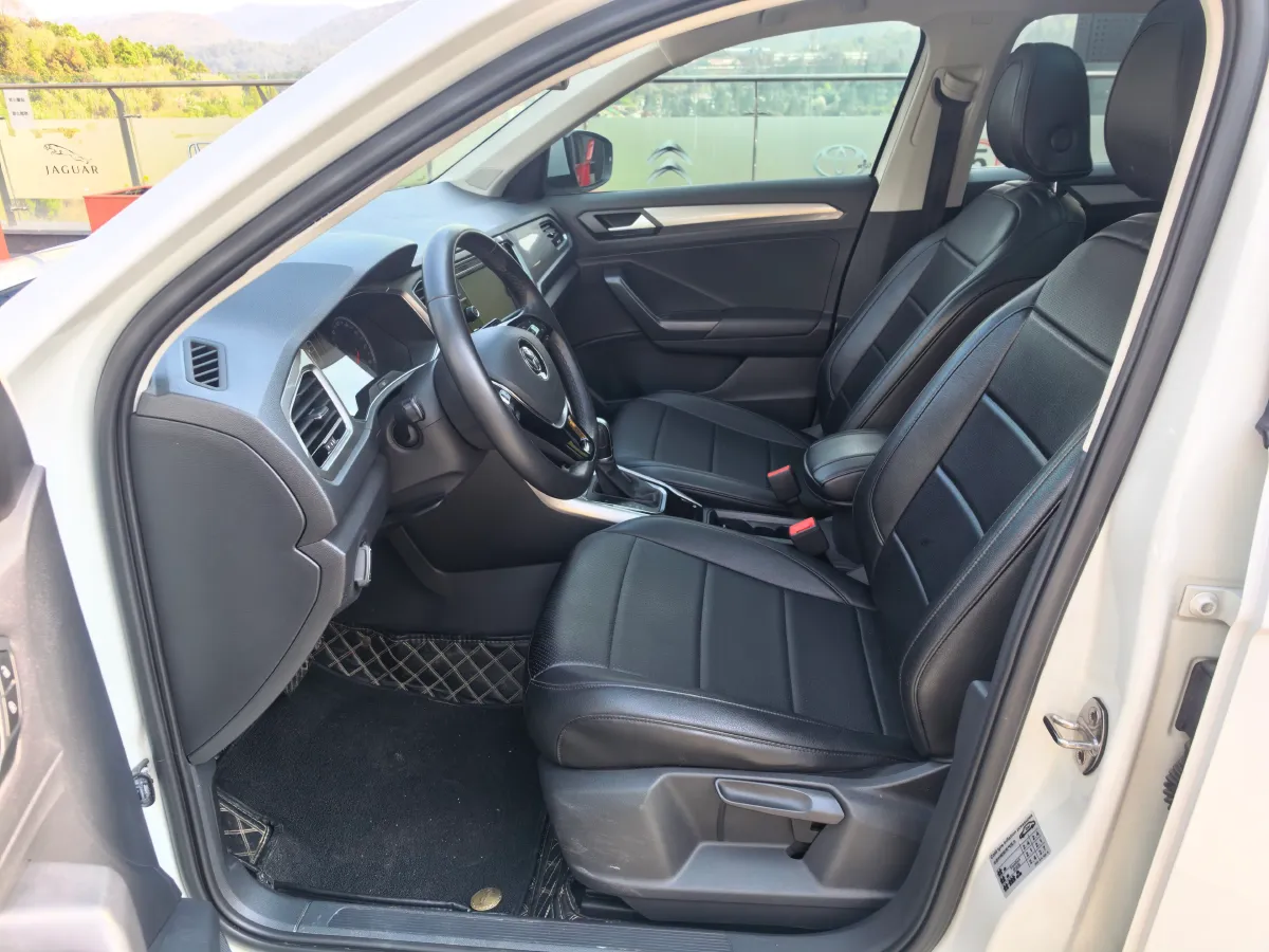 2019 Volkswagen T-Roc 1.4T 150HP L4 7DCT,autocango,china used car exporter,china ev exporter,chinese used car exporter,chinese used ev exporter