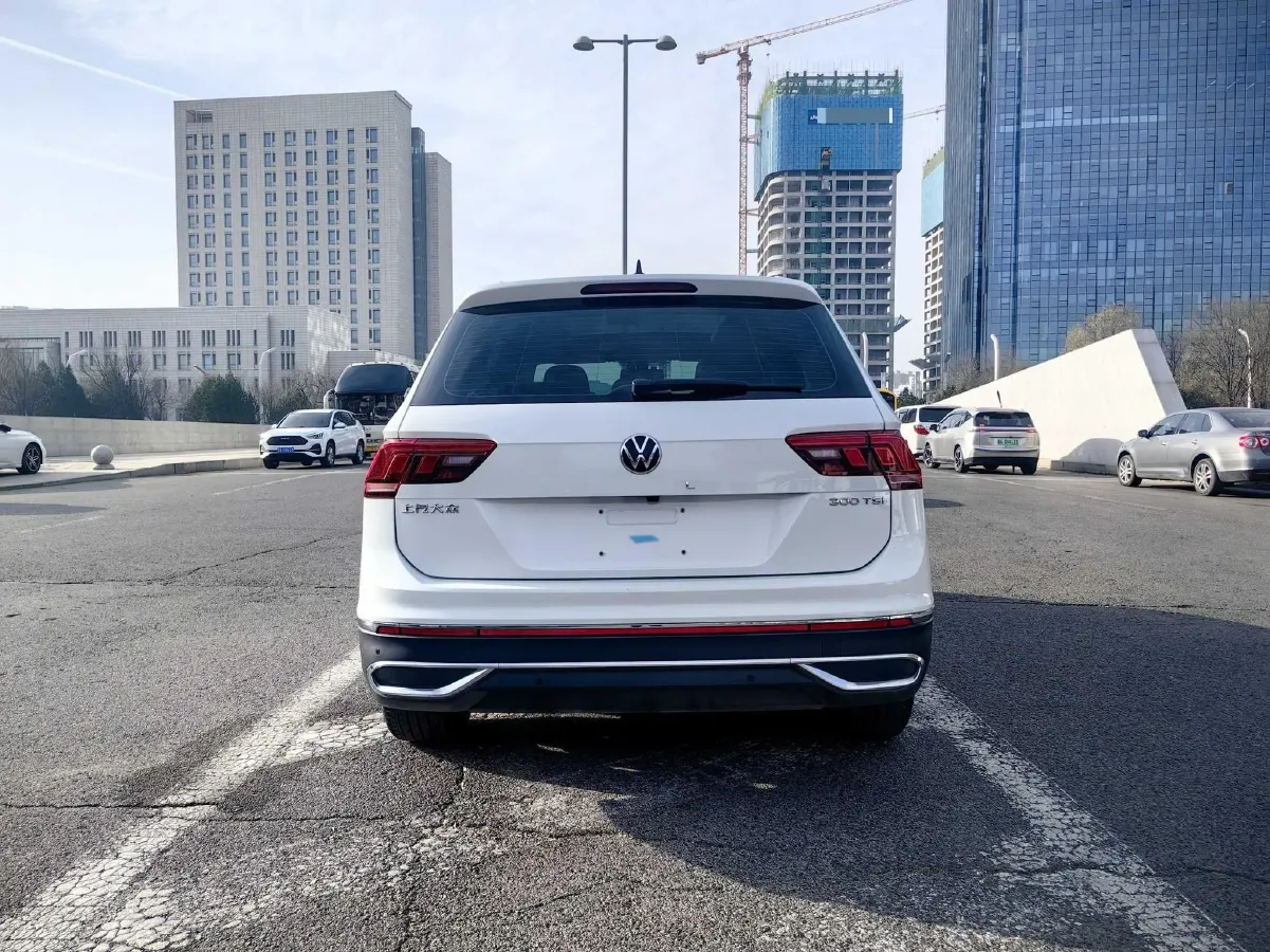 2023 Volkswagen Tiguan L 1.5T 160HP L4 7DCT,autocango,china used car exporter,china ev exporter,chinese used car exporter,chinese used ev exporter