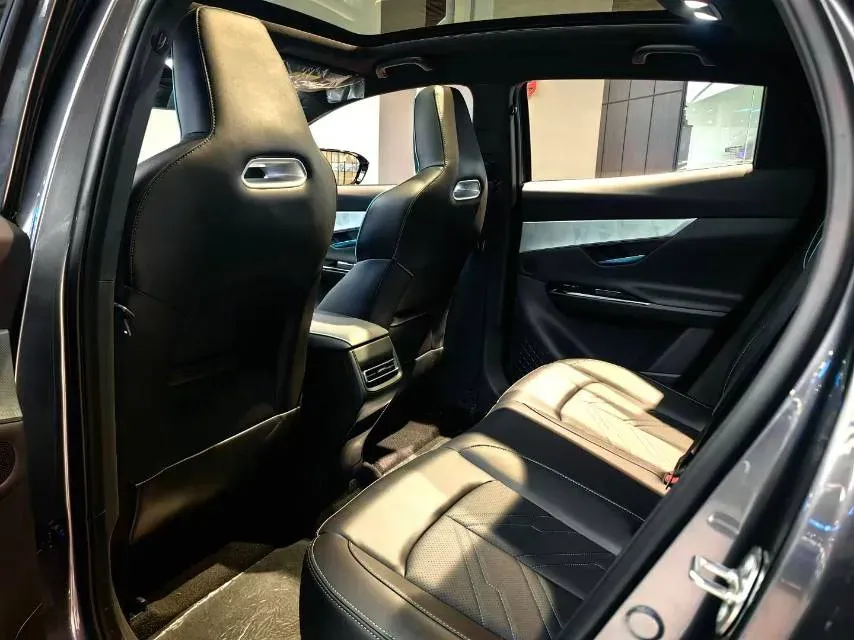 2023 ChangAn UNI-T 1.5T 188HP L4 7DCT,autocango,china used car exporter,china ev exporter,chinese used car exporter,chinese used ev exporter