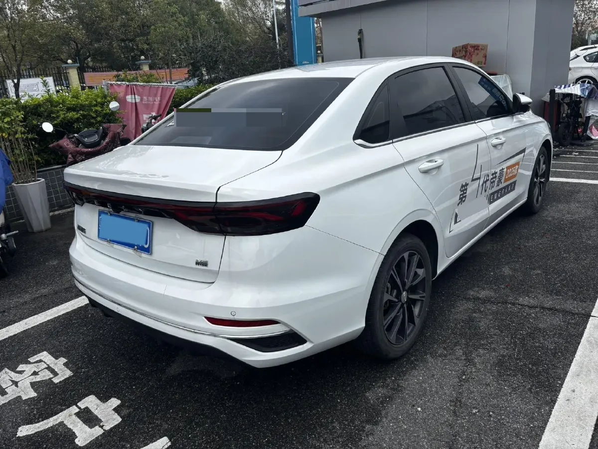 2025 Geely Emgrand 1.5L 127HP L4 CVT,autocango,china used car exporter,china ev exporter,chinese used car exporter,chinese used ev exporter