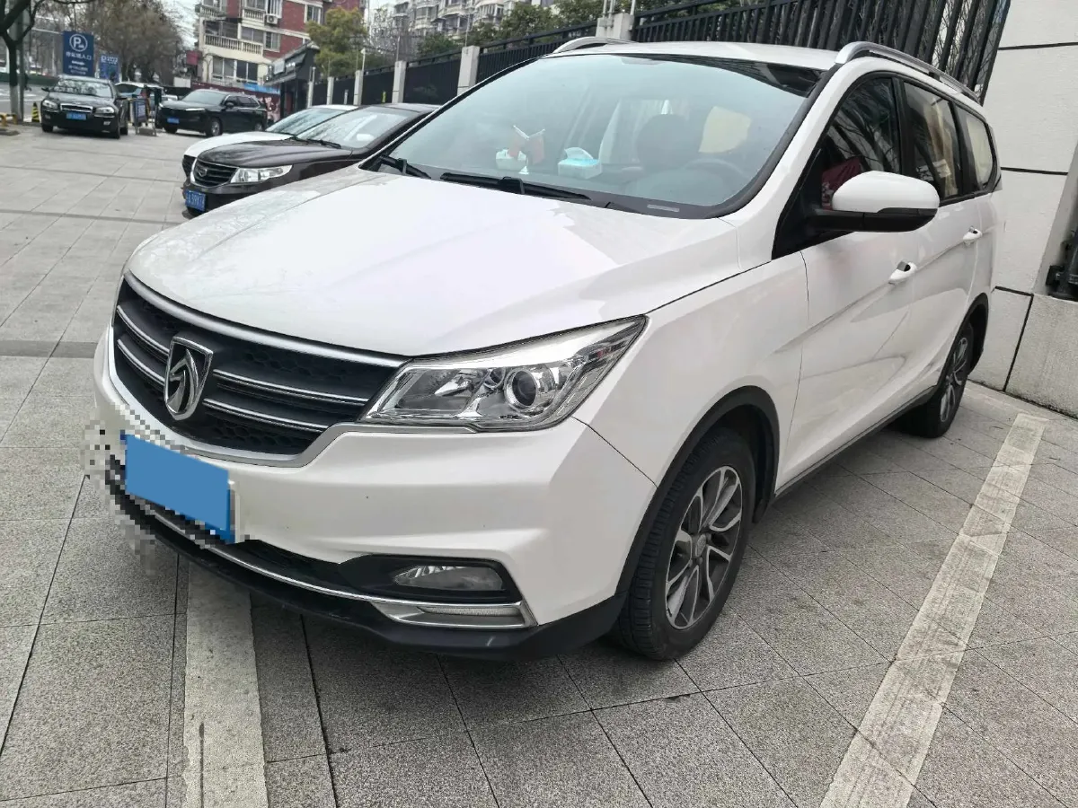 2019 BaoJun 730 1.5T 147HP L4 CVT,autocango,china used car exporter,china ev exporter,chinese used car exporter,chinese used ev exporter