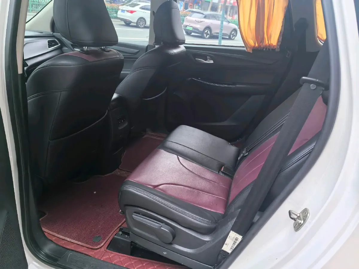 2019 BaoJun 730 1.5T 147HP L4 CVT,autocango,china used car exporter,china ev exporter,chinese used car exporter,chinese used ev exporter