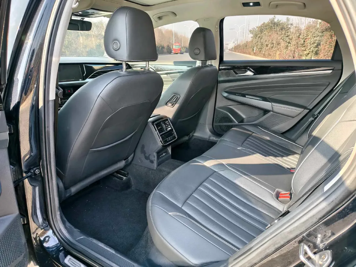 2023 Volkswagen Passat 2.0T 186HP L4 7DCT,autocango,china used car exporter,china ev exporter,chinese used car exporter,chinese used ev exporter