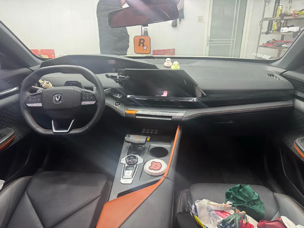 2022 ChangAn UNI-V 1.5T 188HP L4 7DCT,autocango,china used car exporter,china ev exporter,chinese used car exporter,chinese used ev exporter