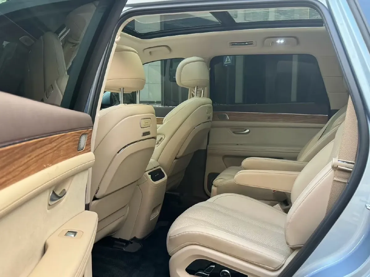 2024 AITO AITO M7 1.5T 152HP L4 REEV 40KWH,autocango,china used car exporter,china ev exporter,chinese used car exporter,chinese used ev exporter