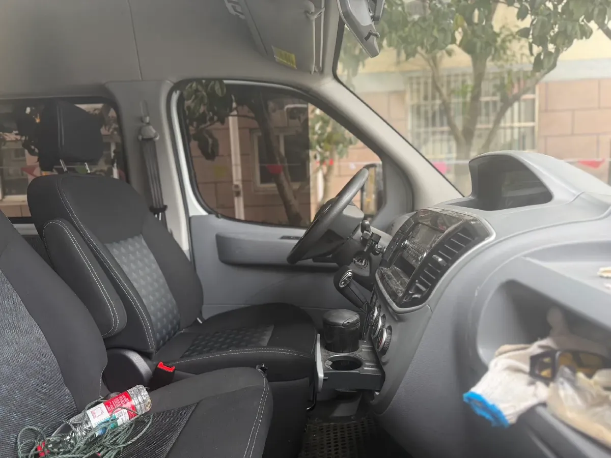 2020 MAXUS XinTu V80 2.5T 136HP L4 6MT,autocango,china used car exporter,china ev exporter,chinese used car exporter,chinese used ev exporter