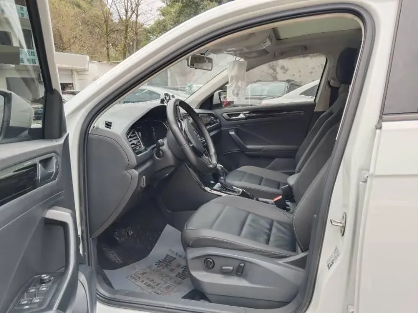 2021 Volkswagen T-Roc 1.4T 150HP L4 7DCT,autocango,china used car exporter,china ev exporter,chinese used car exporter,chinese used ev exporter