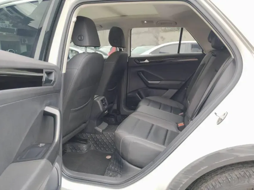 2021 Volkswagen T-Roc 1.4T 150HP L4 7DCT,autocango,china used car exporter,china ev exporter,chinese used car exporter,chinese used ev exporter