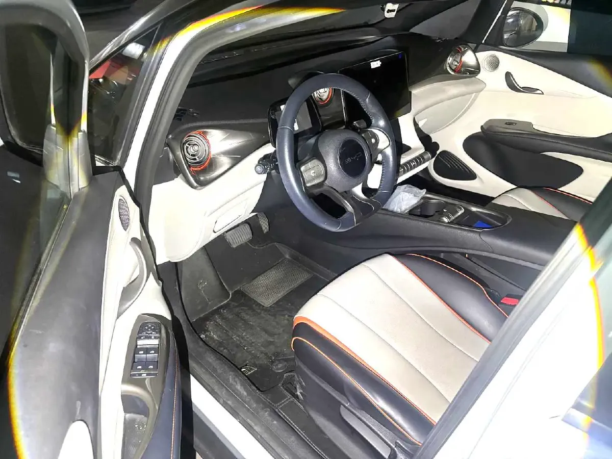 2021 Ford Escort 1.5L 122HP L3 6AT,autocango,china used car exporter,china ev exporter,chinese used car exporter,chinese used ev exporter