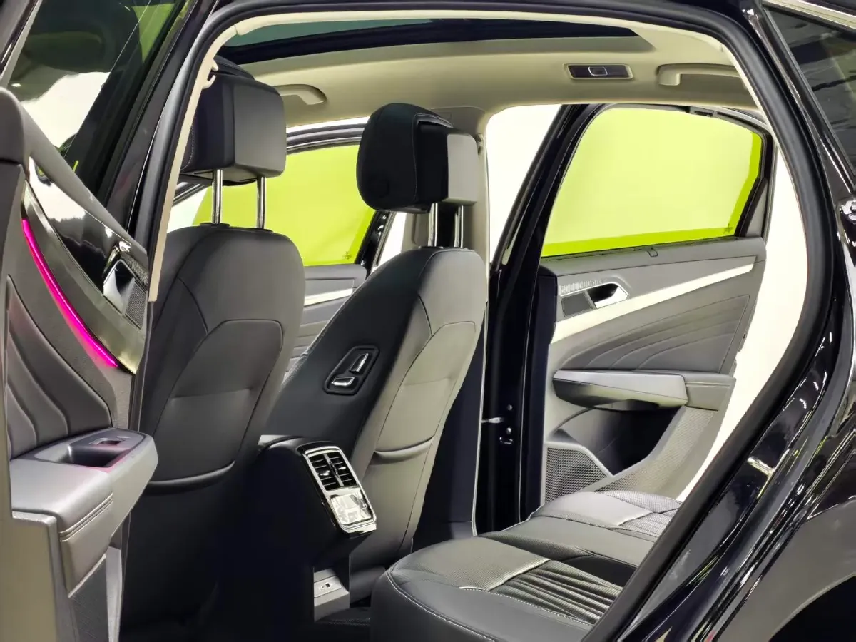 2023 Volkswagen Passat 2.0T 220HP L4 7DCT,autocango,china used car exporter,china ev exporter,chinese used car exporter,chinese used ev exporter