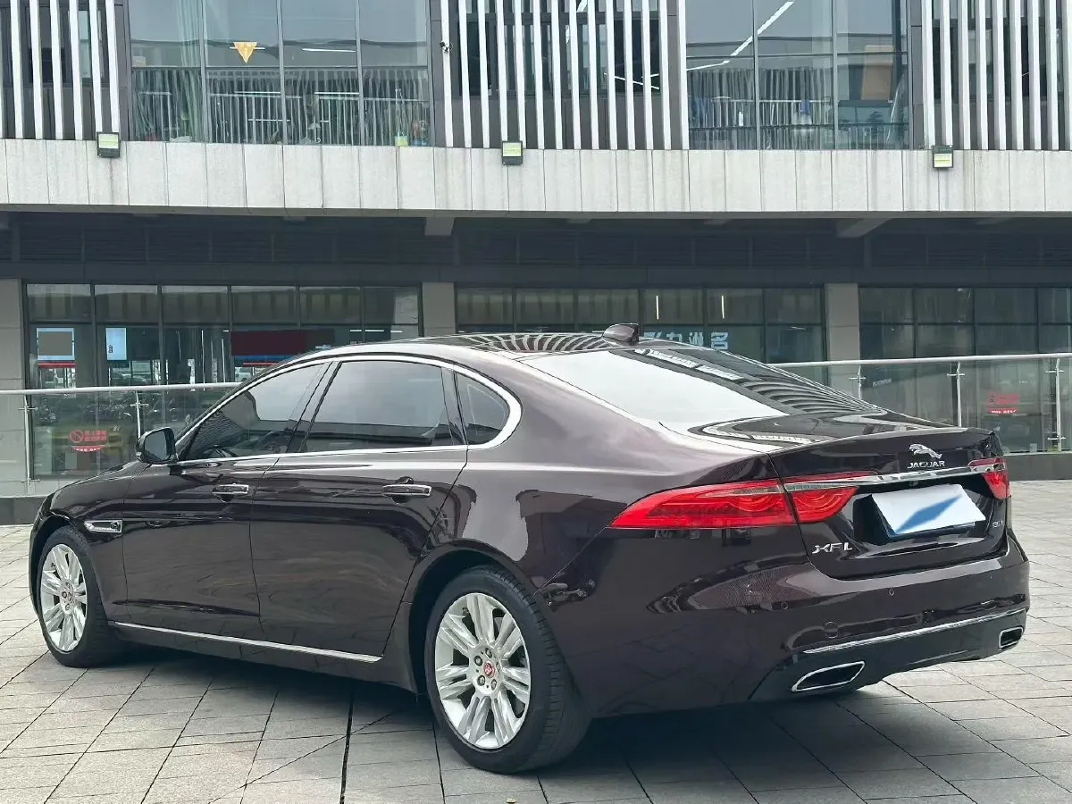 2018 Mercedes-Benz E Class 2.0T 184HP L4 9AT,autocango,china used car exporter,china ev exporter,chinese used car exporter,chinese used ev exporter